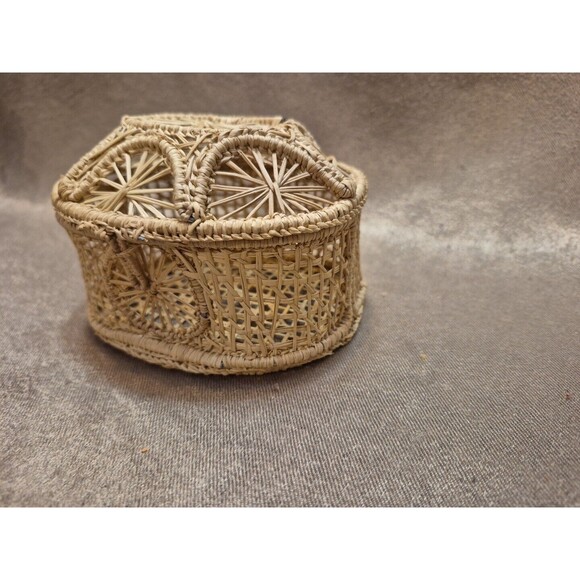 Vintage Folk Art Boho Small Woven Treasure Trinket Box Sweet Grass & Wire - Picture 6 of 16